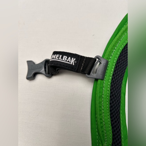 CamelBak Green and Black Hydration Pack - Picture 5 of 8